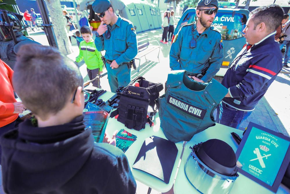 Exposición militar en Bigastro