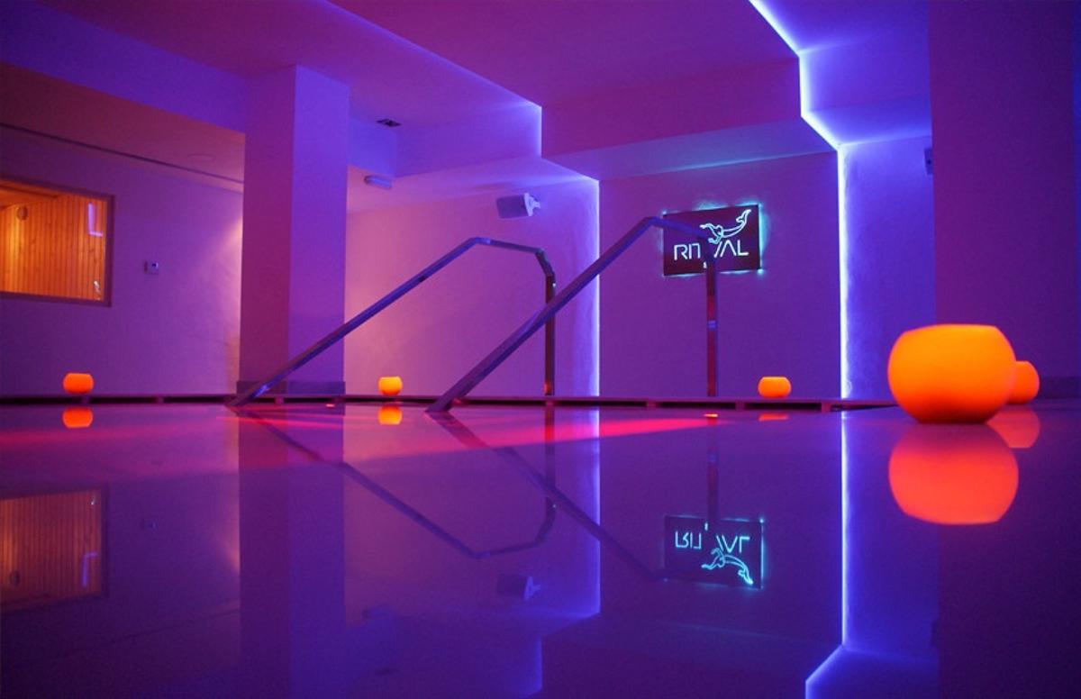 El Hotel Ritual cuenta con spa y sauna, entre otros muchos servicios.