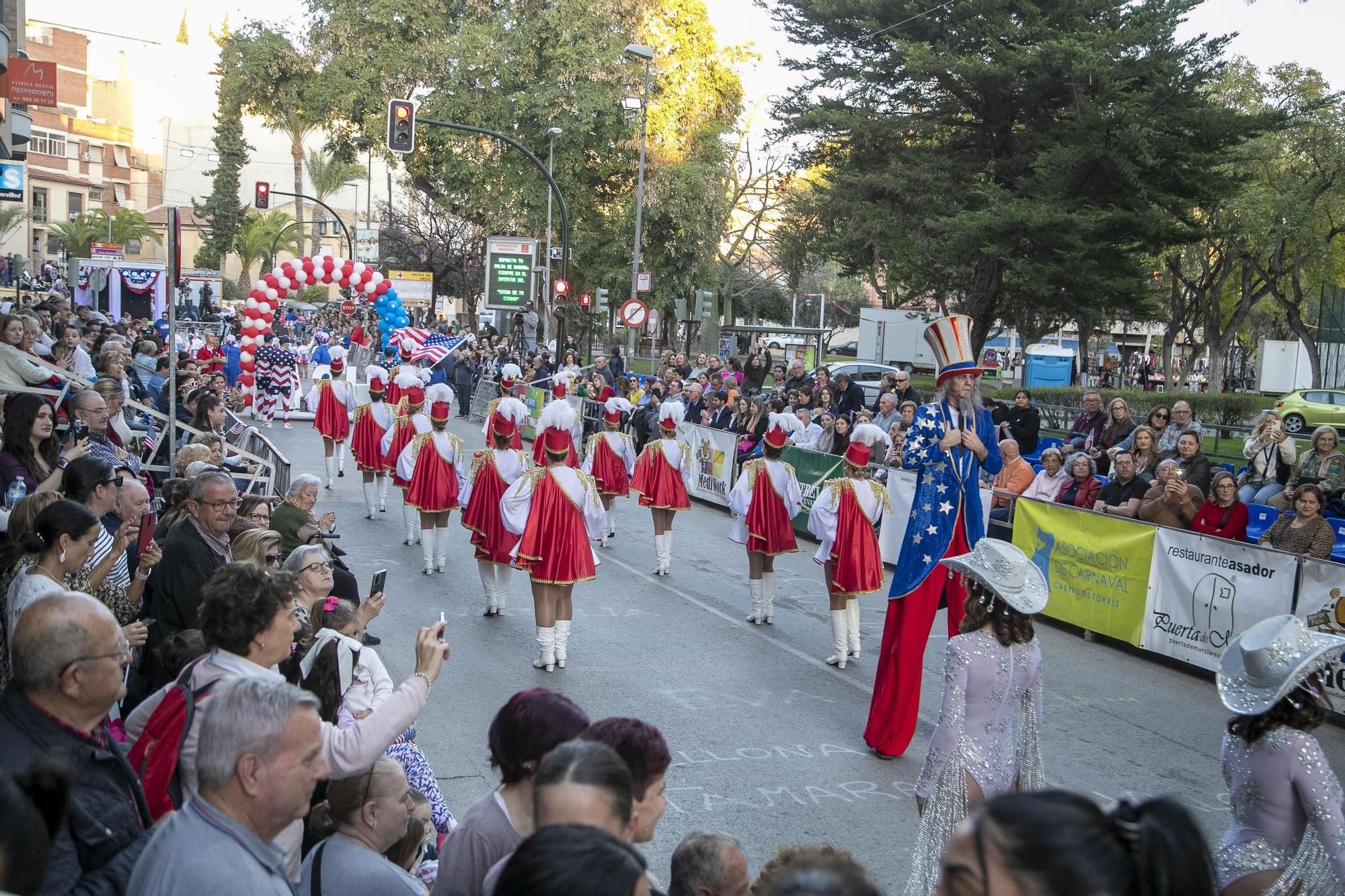 Las imágenes des desfile del martes 13 de febrero del carnaval de Cabezo de Torres 2024