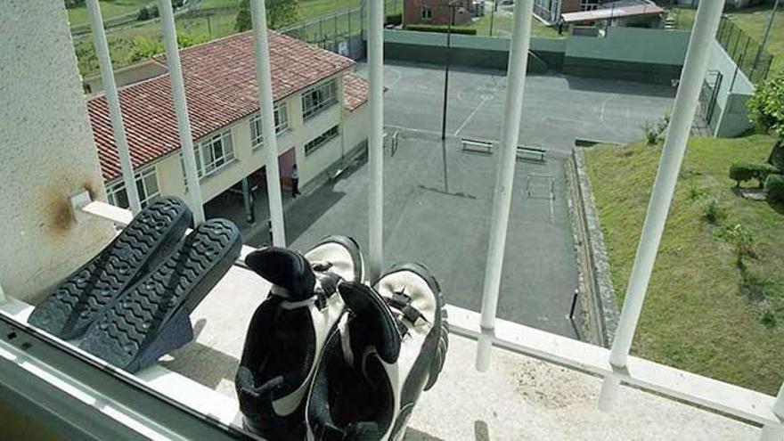 Interior de una de las celdas del Centro de menores de Sograndio