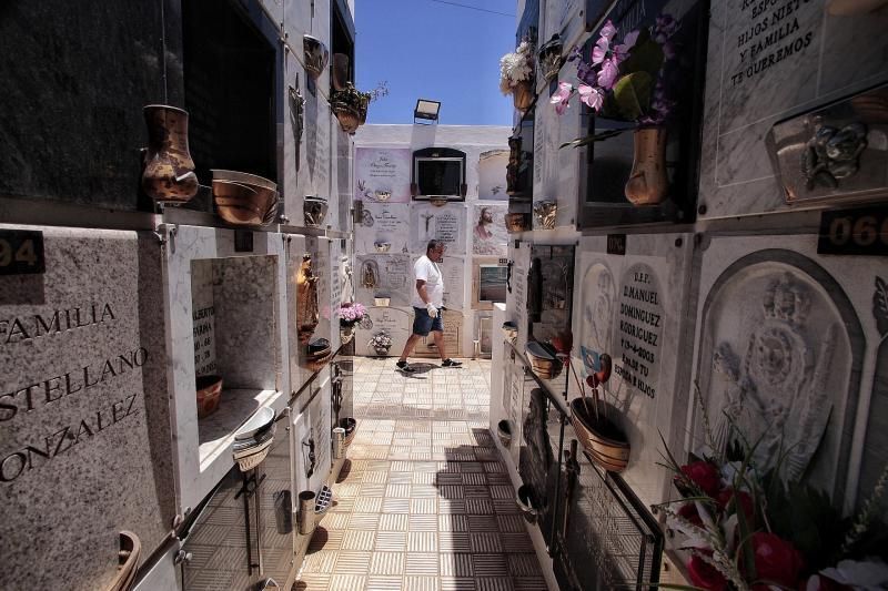 Apertura de los cementerios | 22/05/2020 Cementerio de Candelaria   | 22/05/2020 | Fotógrafo: María Pisaca Gámez