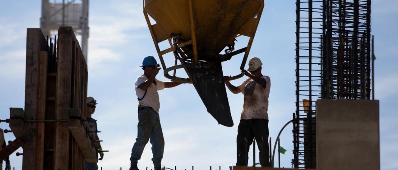 El auge de la vivienda eleva en un 15 %  los salarios en la construcción valenciana