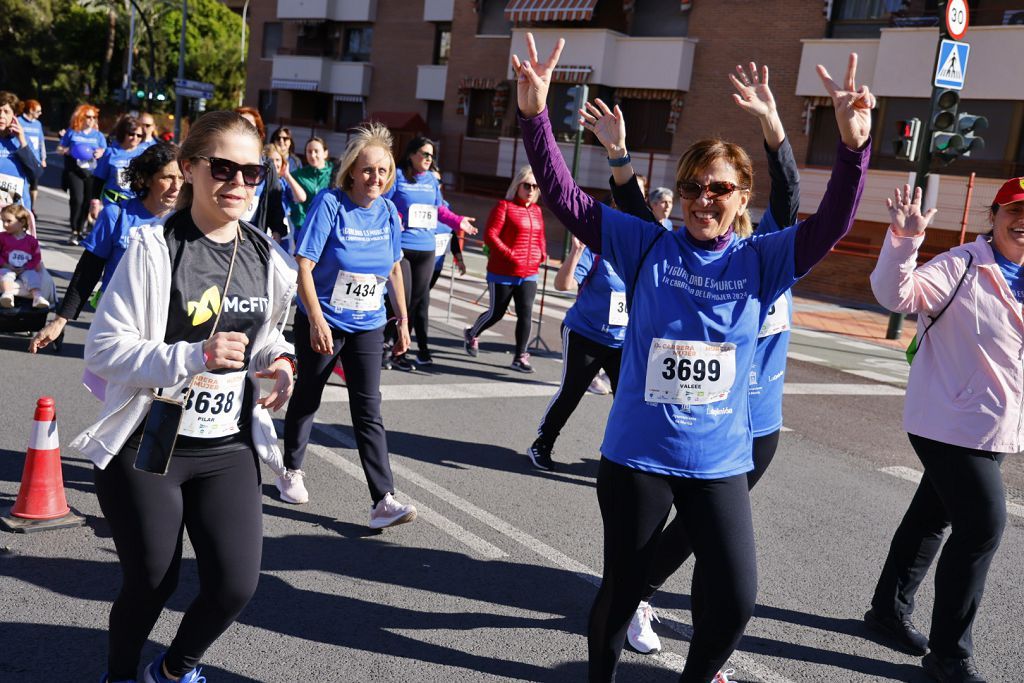 Imágenes del recorrido de la Carrera de la Mujer: avenida Pío Baroja y puente del Reina Sofía (II)