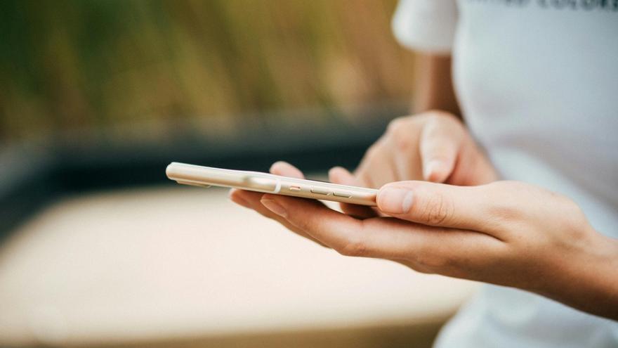La OCU insiste: alertan de estafas al devolver las llamadas a estos tres números de teléfono