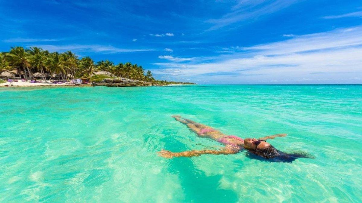 Detienen a una turista en Filipinas por llevar un bikini demasiado erótico