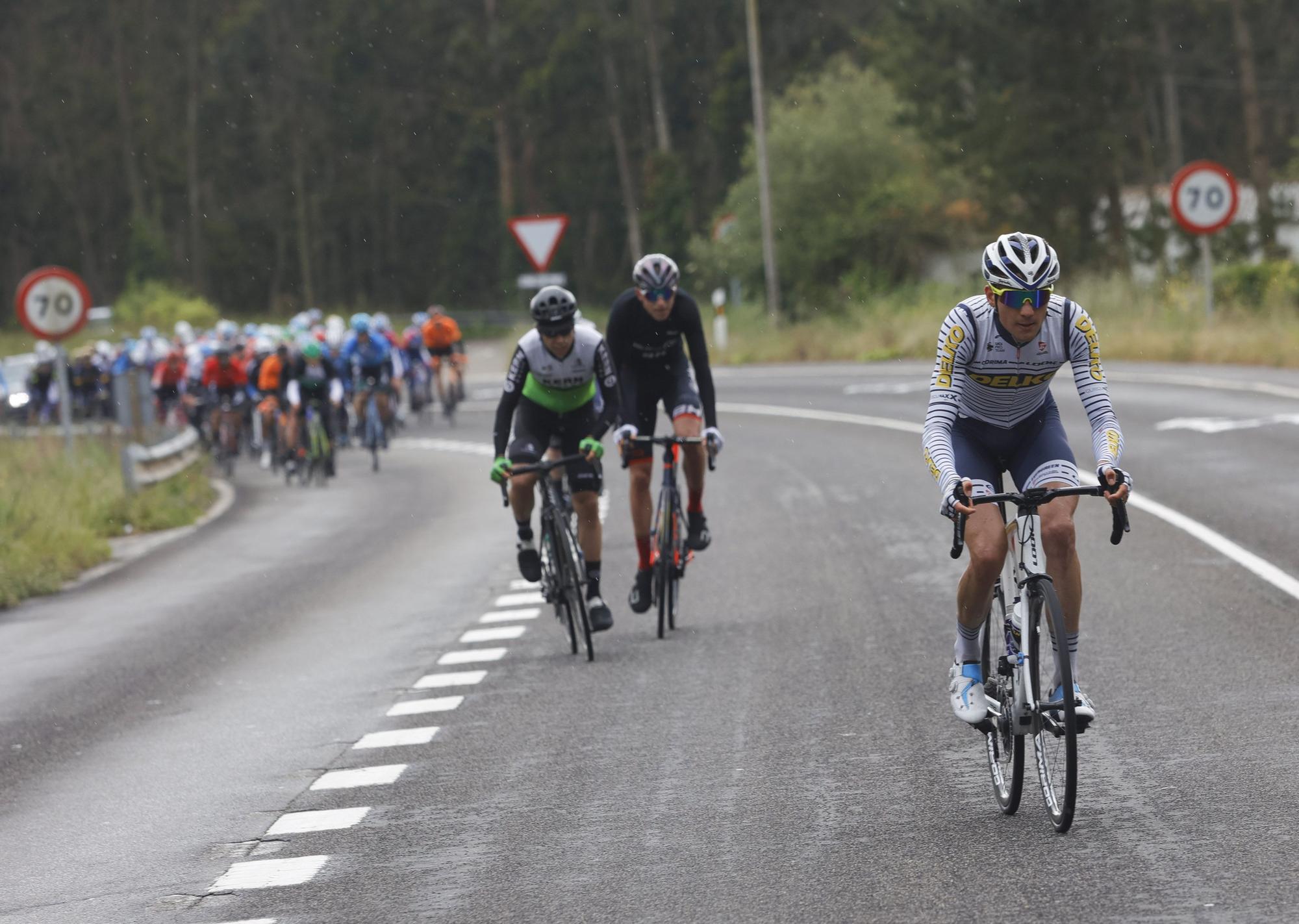 La segunda etapa de la Vuelta Ciclista a Asturias, en imágenes