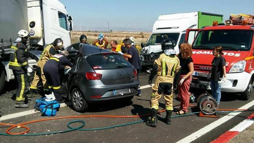 Una fallecida y un herido grave en una doble colisión