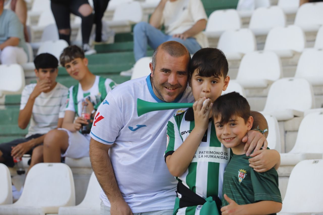 Córdoba CF-Mirandés: las imágenes de la afición en El Arcángel
