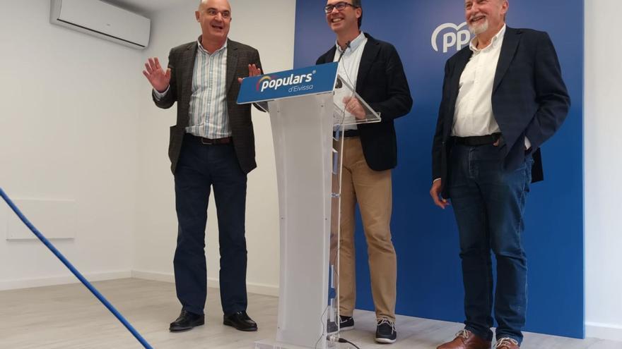Vicent Marí, Toni Costa y Mariano Juan en la presentación de las enmiendas a las cuentas de Balears. | J.M.L.R.