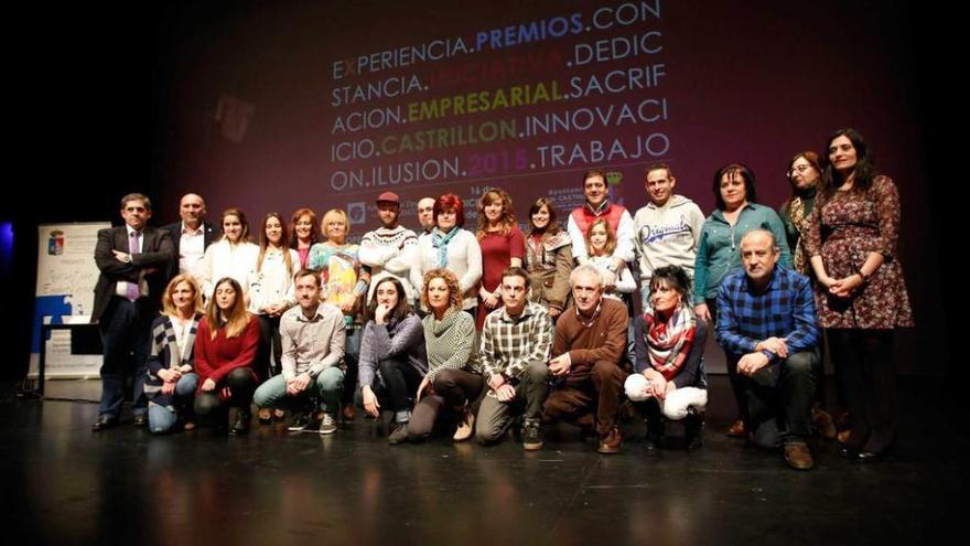 Los candidatos a los premios, con Yasmina Triguero, a la derecha, y Jaime Arias, a la izquierda.