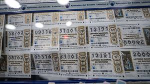 Décimos de Lotería de Navidad en una administración de Barcelona.