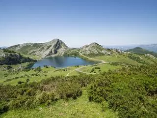 El parque nacional español donde es más fácil ver mariposas en libertad: el más antiguo del país, con cerca de 140 especies y lagos de montaña