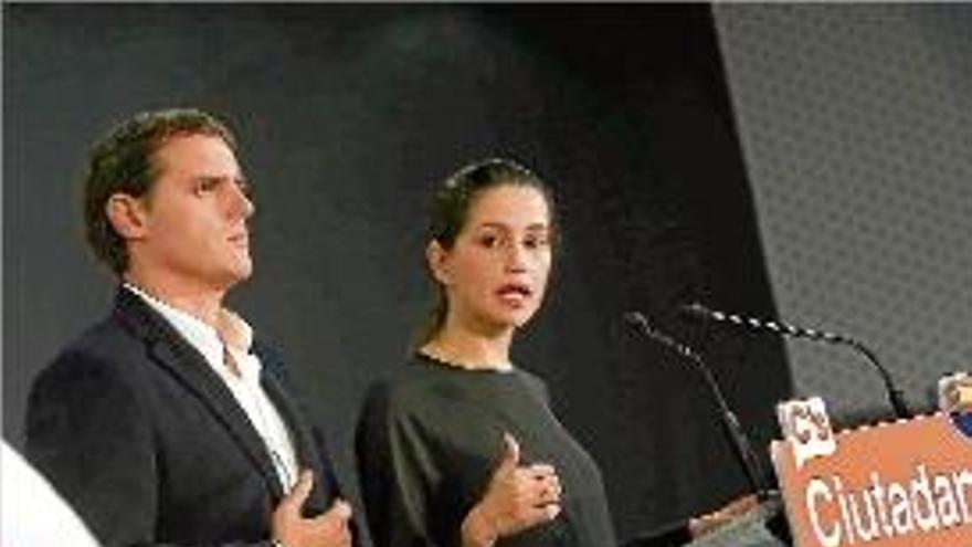 El president de C&#039;s, Albert Rivera, amb la cap de llista, Inés Arrimadas.