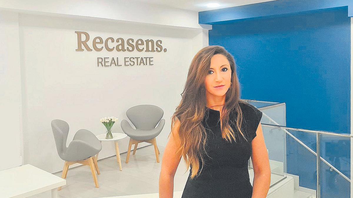 Cristina RECASENS ABRE SU PROPIA INMOBILIARIA