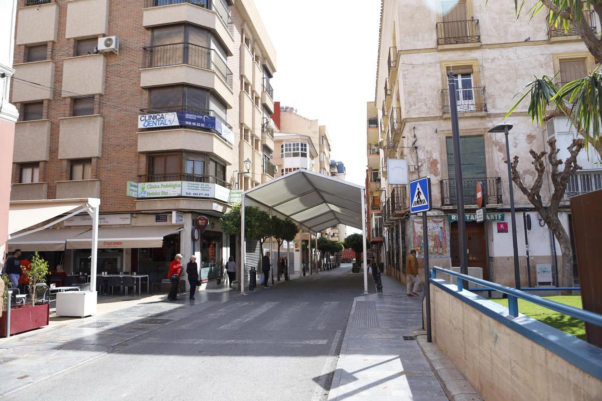 Imagen de archivo de la carpa situada en la calle 'Poeta Carlos Mellado'.