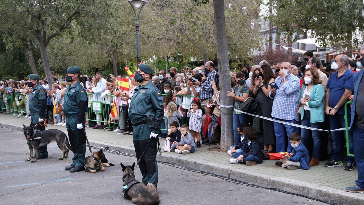 Parada militar y desfile de la Guardia Civil en Córdoba