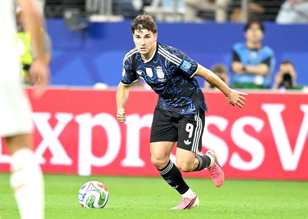 DALLAS (United States), 28/06/2026.- Julian Alvarez of Argentina in action during the FIFA World Cup 2026 group stage match Jordan against Argentina, in Dallas, USA, 27 June 2026. (Jordania) EFE/EPA/ALBERT PENA
