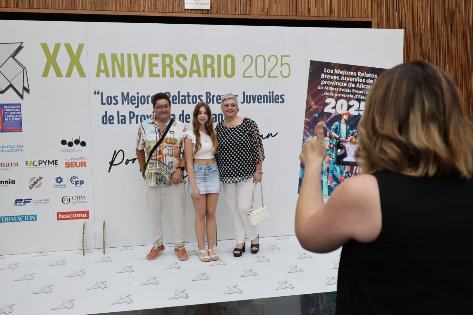 Entrega de premios en el ADDA del XX Concurso de los Mejores Relatos Breves Juveniles de la Provincia de Alicante