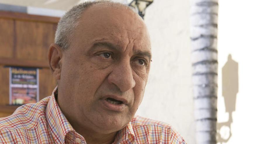 Ildefonso Jiménez: "El señor Reyes saldrá de rositas de este municipio"