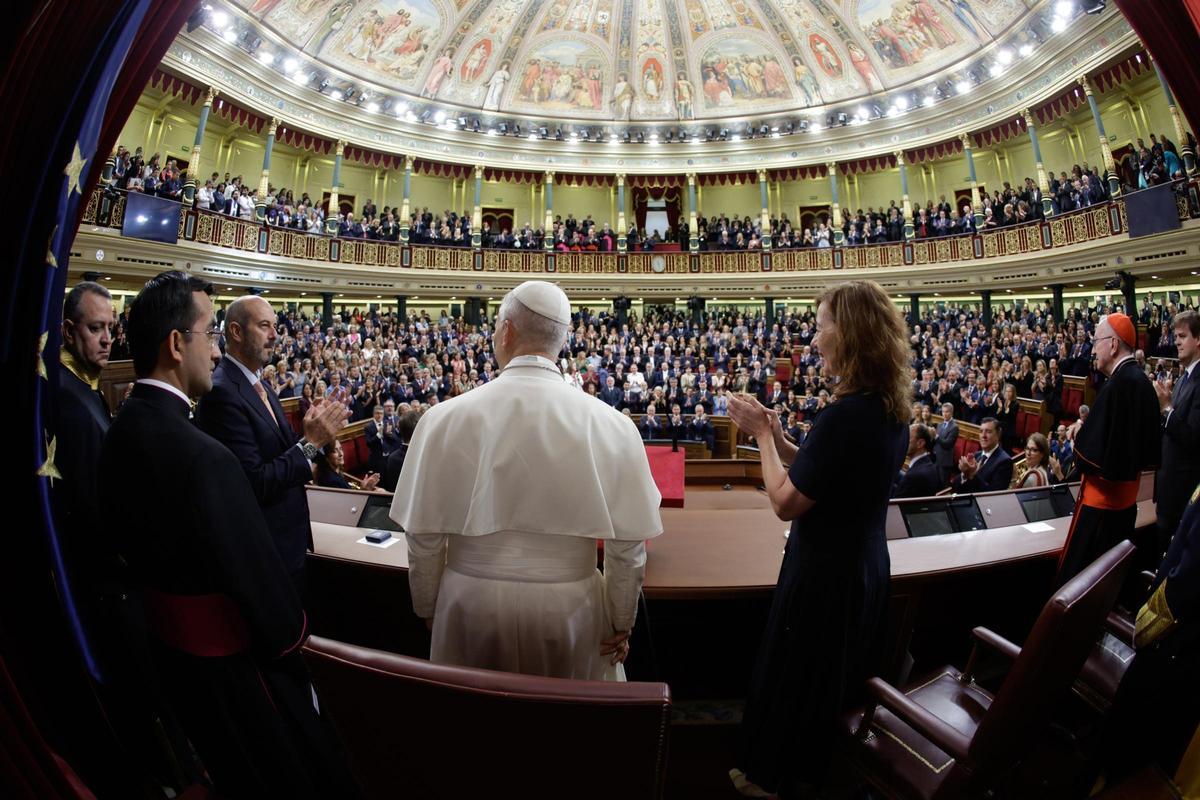 El Papa, ovacionado en el hemiciclo del Congreso