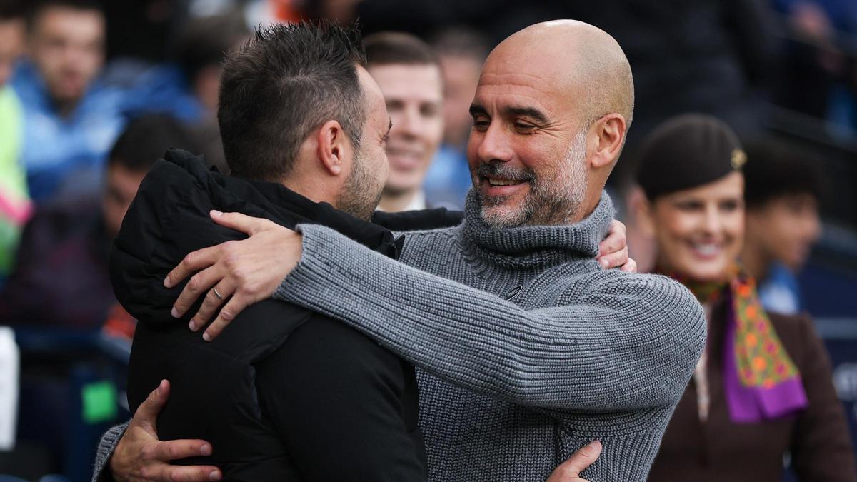 De Zerbi y Guardiola se saludan antes de un Brighton-Manchester City en la Premier.