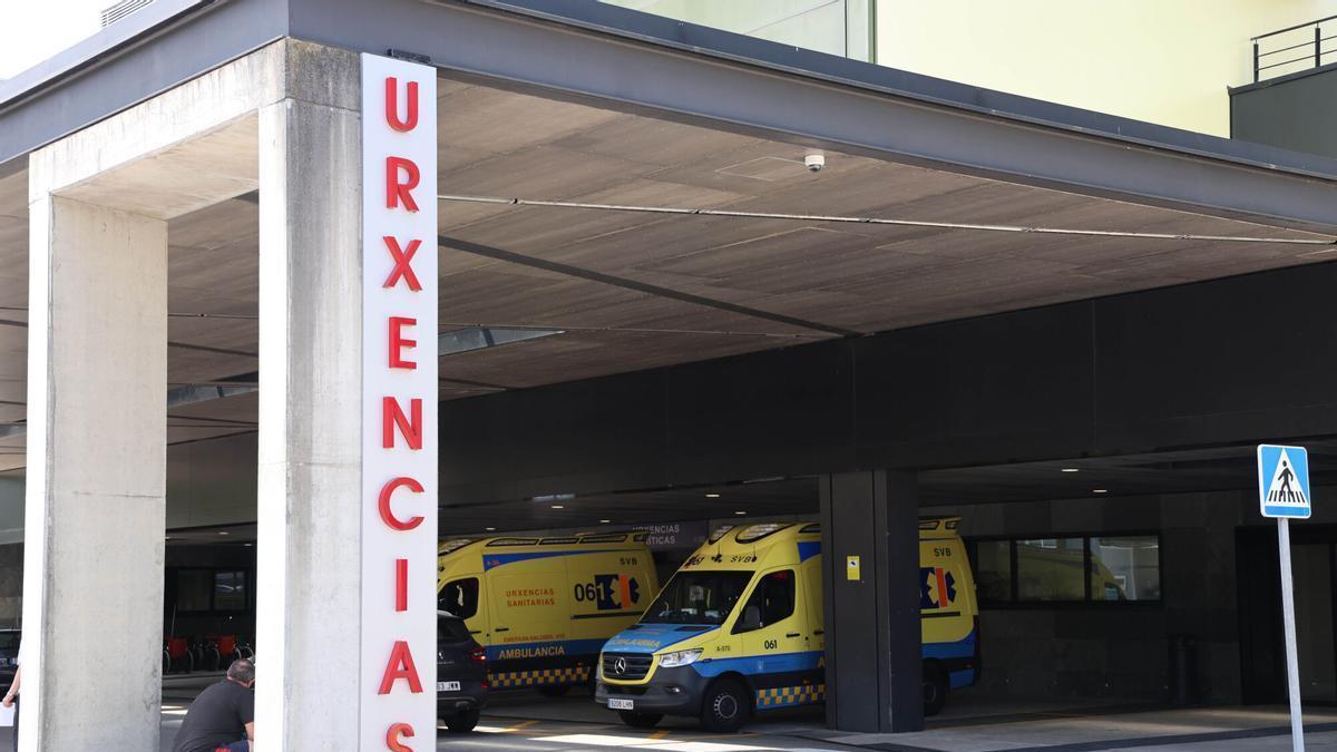 Entrada de urgencias del Hospital Álvaro Cunqueiro, en Vigo.