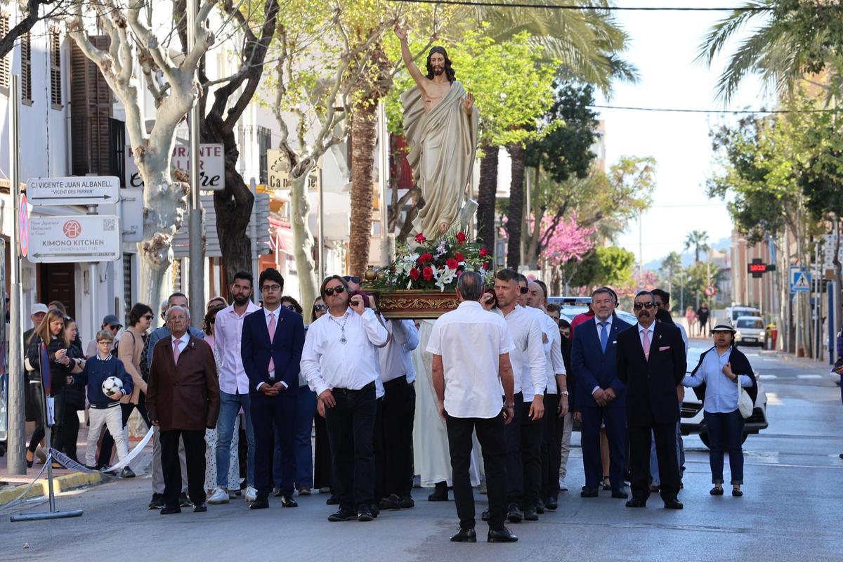 Mira todas las imágenes de la Procesión del Santo Encuentro en Santa Eulària Mira todas las imágenes de la Procesión del Santo Encuentro en Santa Eulària