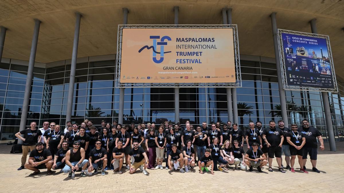 Alumnado de más de 15 países en Maspalomas.