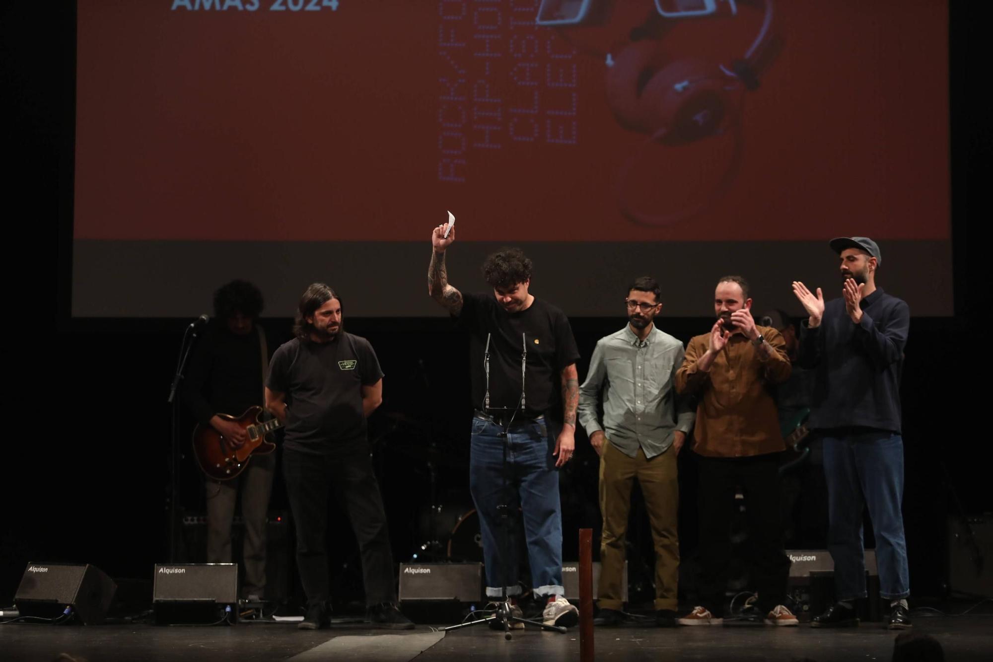 En imágenes | Así fue la entrega de los premios "Amas" en el teatro Filarmónica