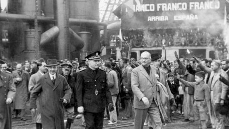 El ministro de Industria y Comercio, en su visita a Sagunt en 1941.