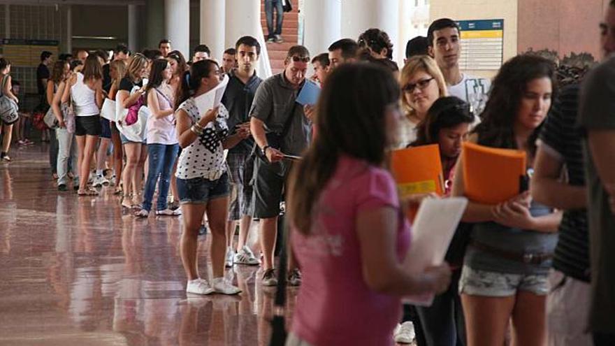 Las colas que se originaron para la presentación de solicitudes en el periodo de preinscripción vaticinaban esta demanda.