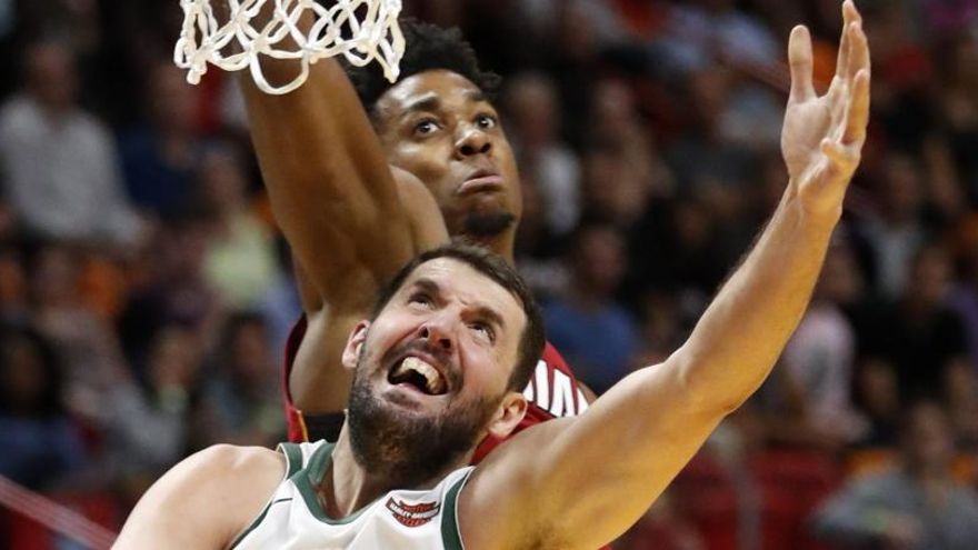 Mirotic contribuye a la remontada de los Bucks