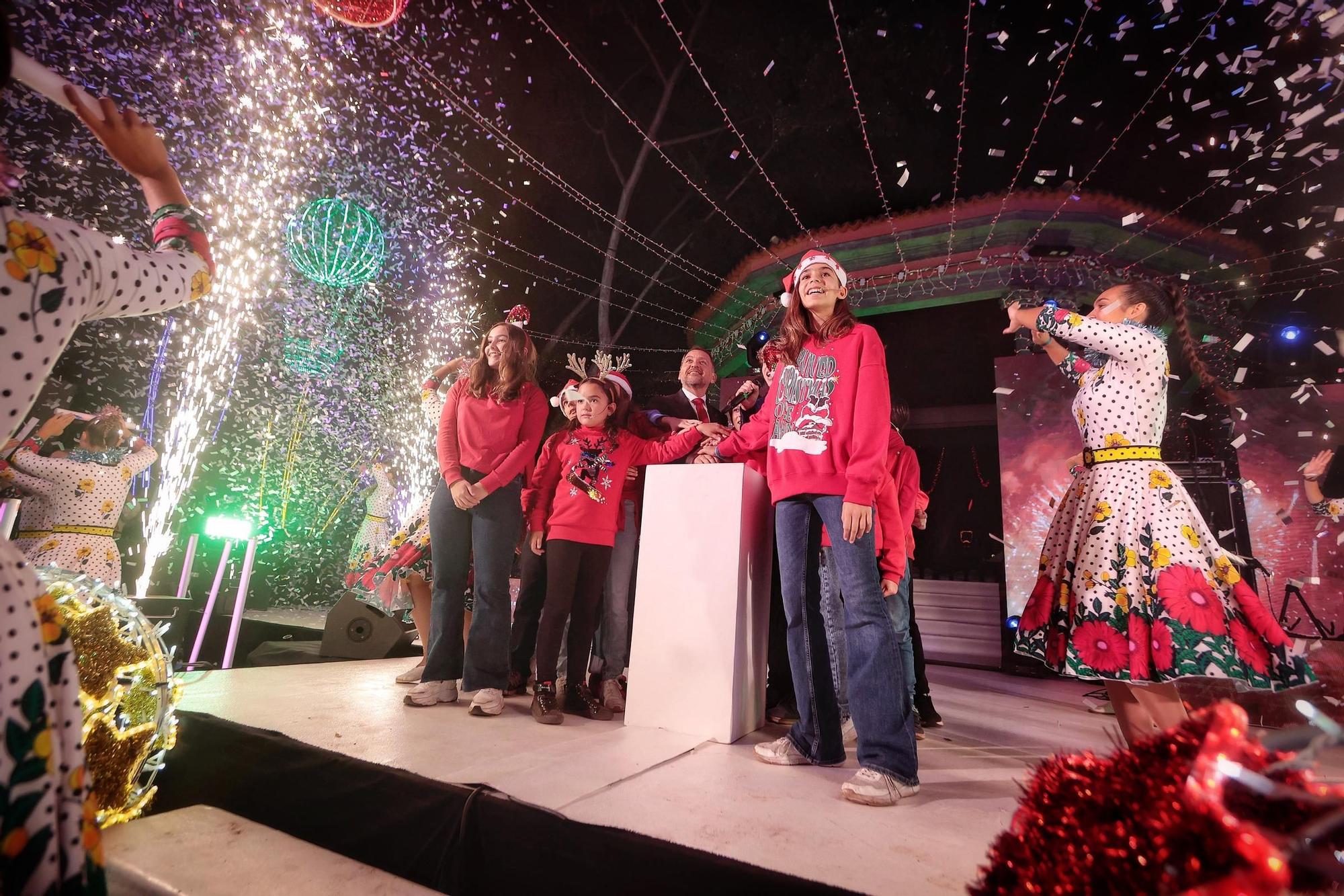 Encendido de las luces navideñas de Santa Cruz.