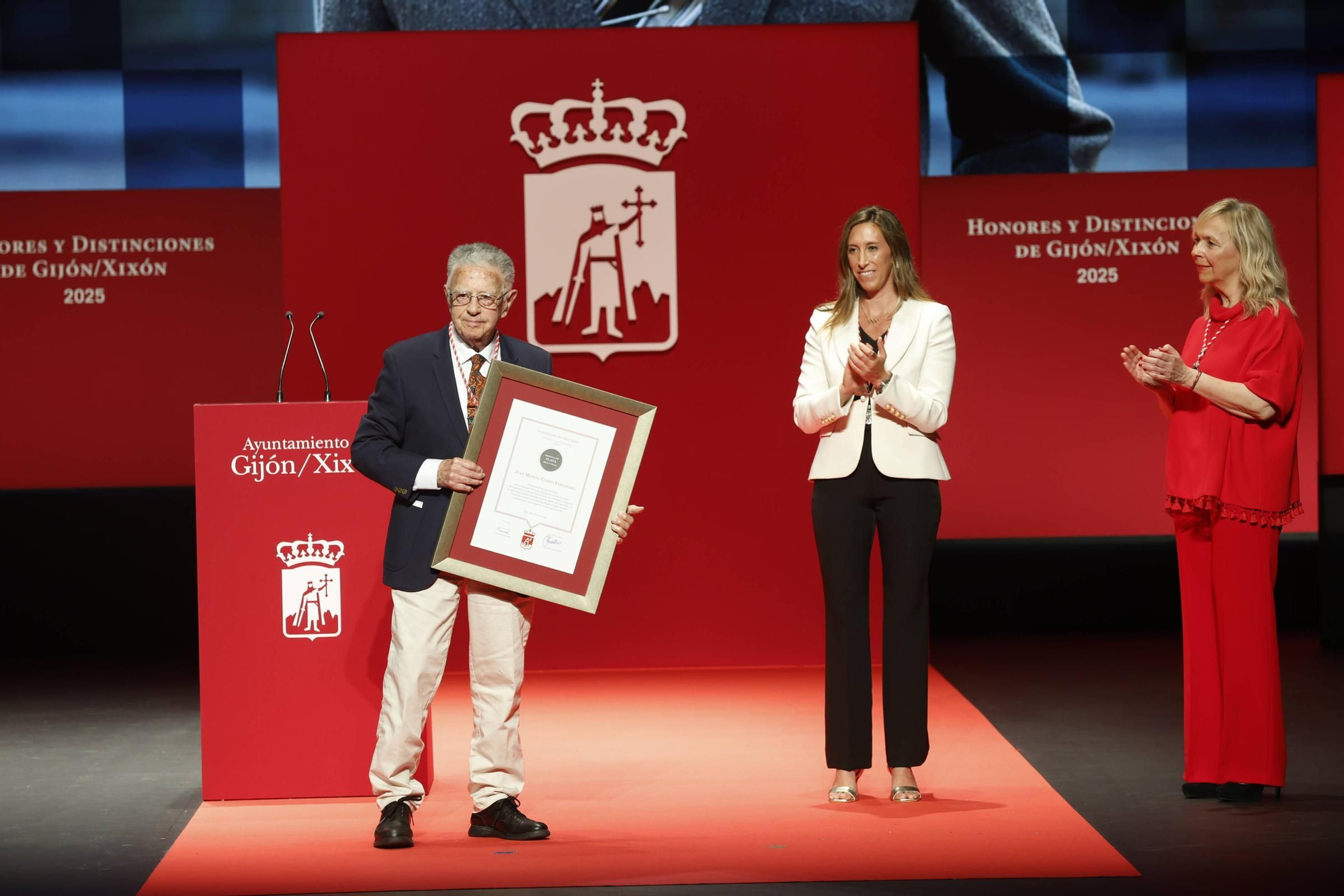 La entrega de medallas y distinciones de Gijón, en imágenes