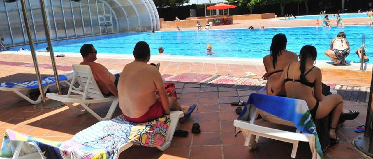 Piscinas municipales de Torrellano durante esta temporada de baño.  | MATÍAS SEGARRA