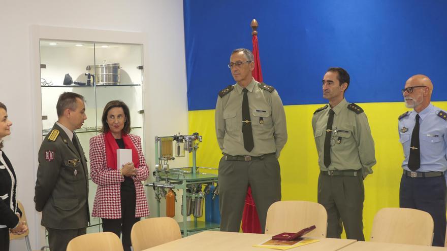 Visita de la ministra Margarita Robles al Hospital Militar de Zaragoza