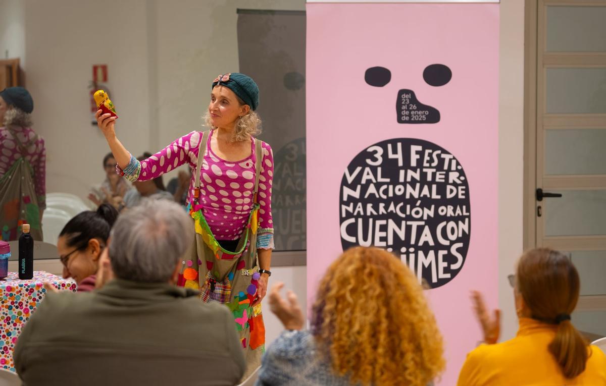 La narradora Maricuela en una sesión de la edición del pasado año del Festival Internacional de Narración Oral 'Cuenta con Agüimes'.