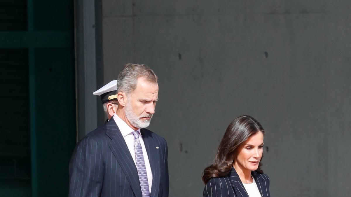 Los reyes don Felipe y doña Letizia antes de partir rumbo a Alemania