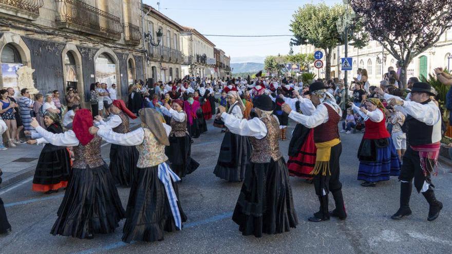 Un taller creativo inicia el programa de las letras galegas en la ciudad de Tui