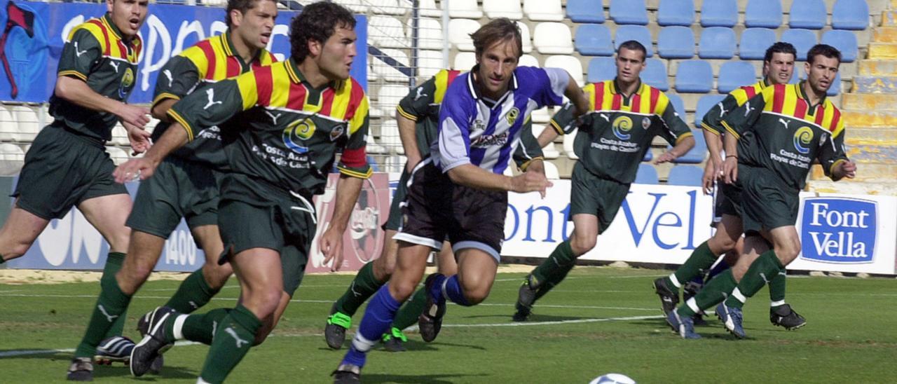 Joseba Aguirre con el brazalete de capitán en un Hércules-Castellón.