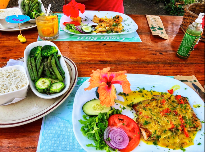 Sobre las olas, gastro Costa Rica