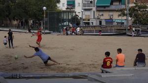 icoy34507347 barcelona 29 06 2016  barcelona    prospe beach   una especi160629190253