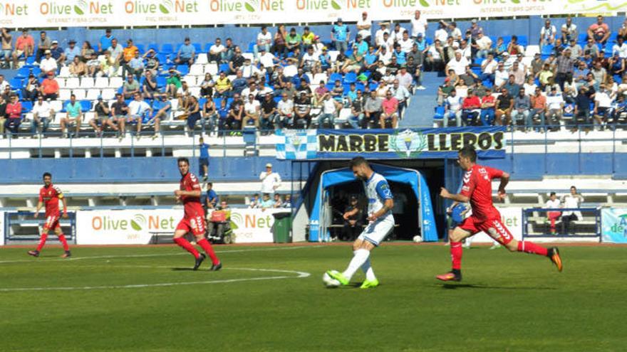 El Marbella FC sigue sin recuperar el buen momento de forma que lo mantuvo como líder destacado.