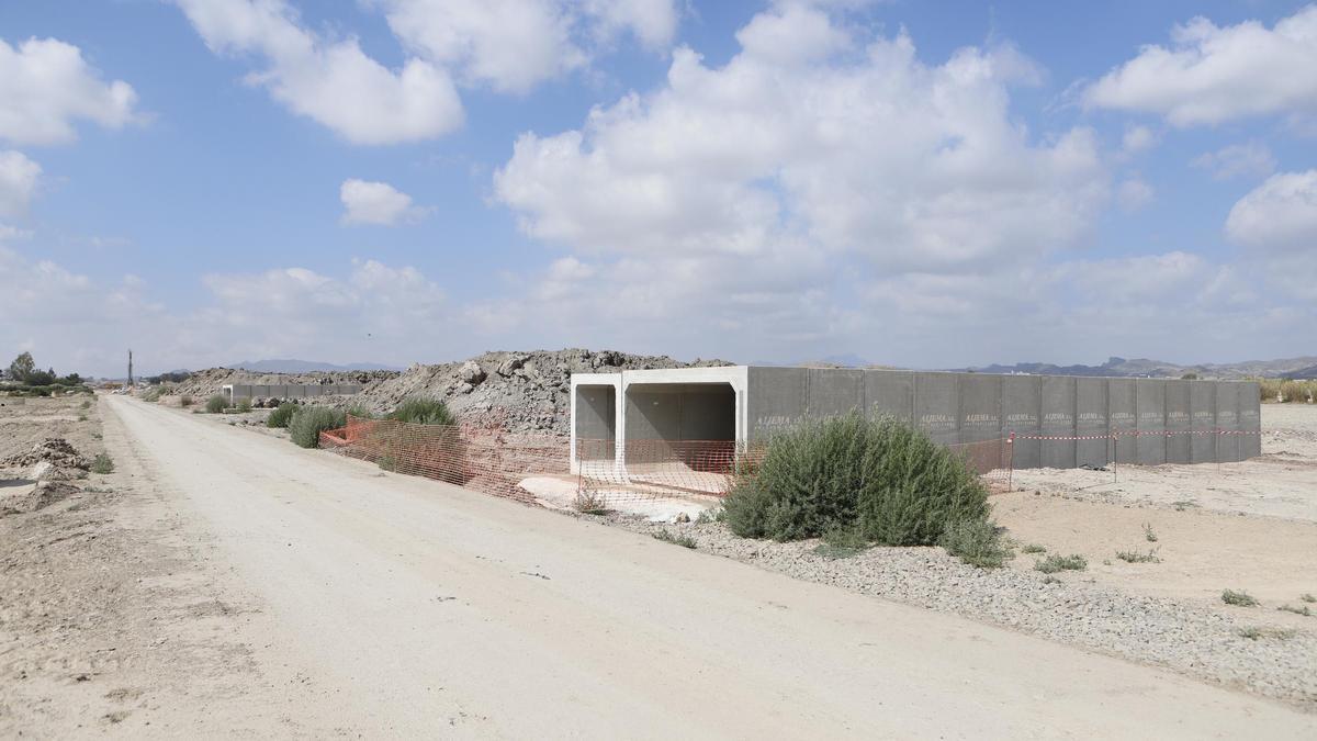 Los vecinos creen que las obras del AVE podrían empeorar la situación de la zona.