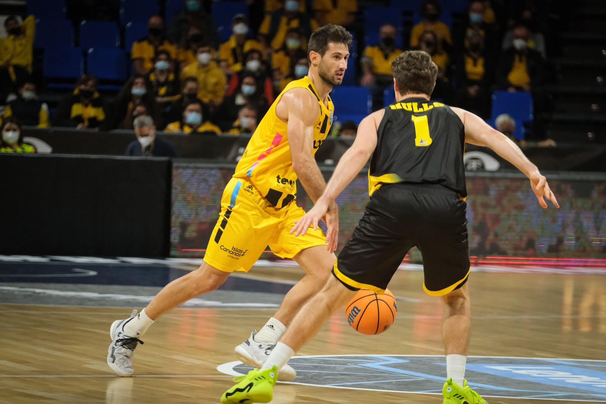 Partido Lenovo Tenerife - MHP Riesen de la Basketball Champions League.