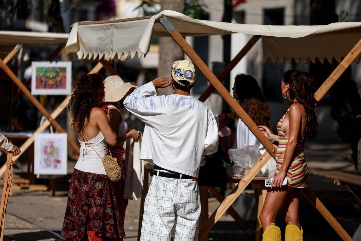 Fantasía Ibiza Festival llena el centro de Vila de arte en vivo, música y cultura
