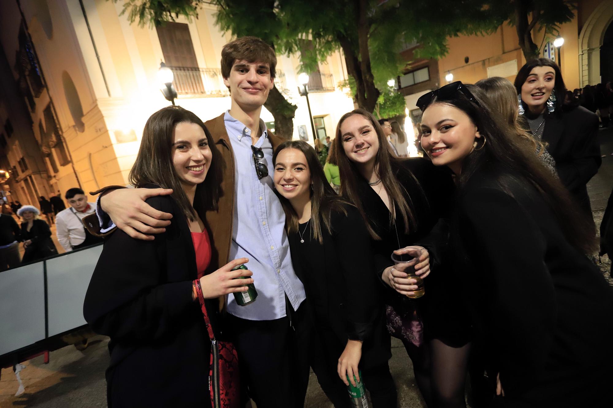 La gente abarrota las calles de Murcia con 'el tardeo' de Nochebuena