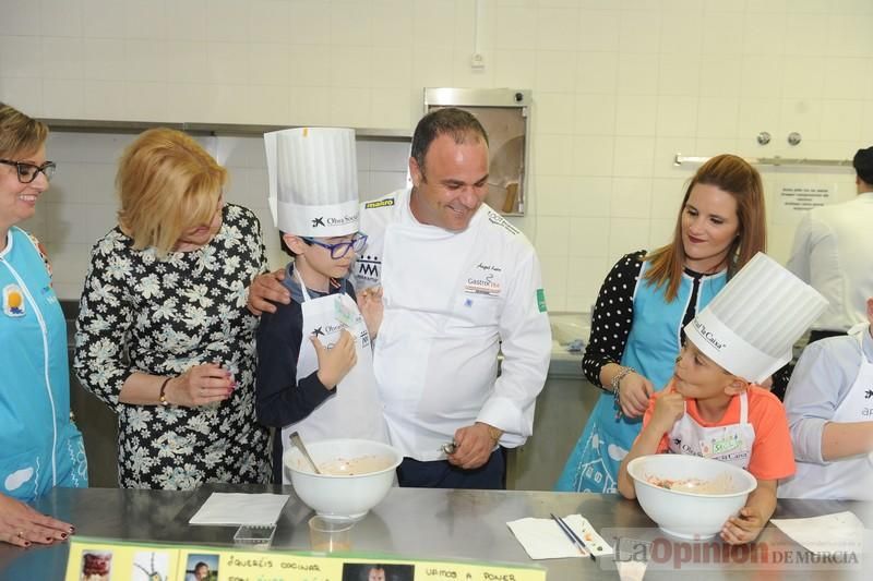 El chef Ángel León imparte en Murcia un taller de cocina para niños con autismo