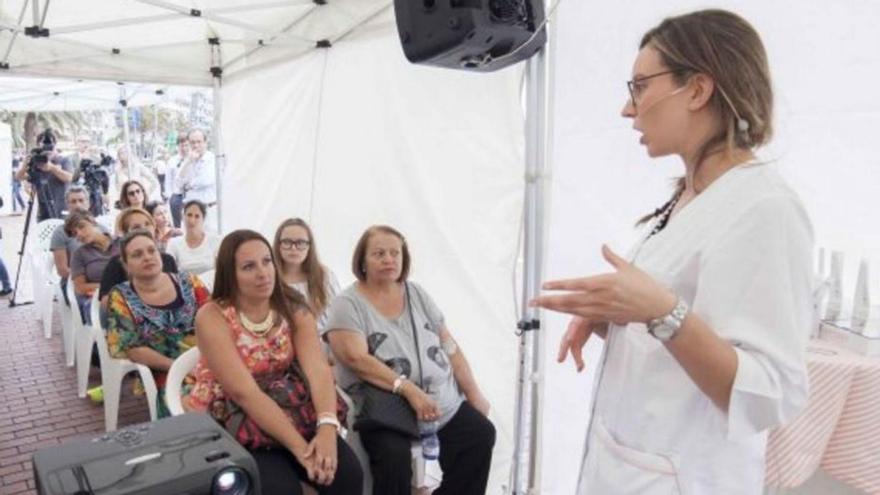 La IX Feria de la Salud en la Piel se instala en la Playa de Las Canteras