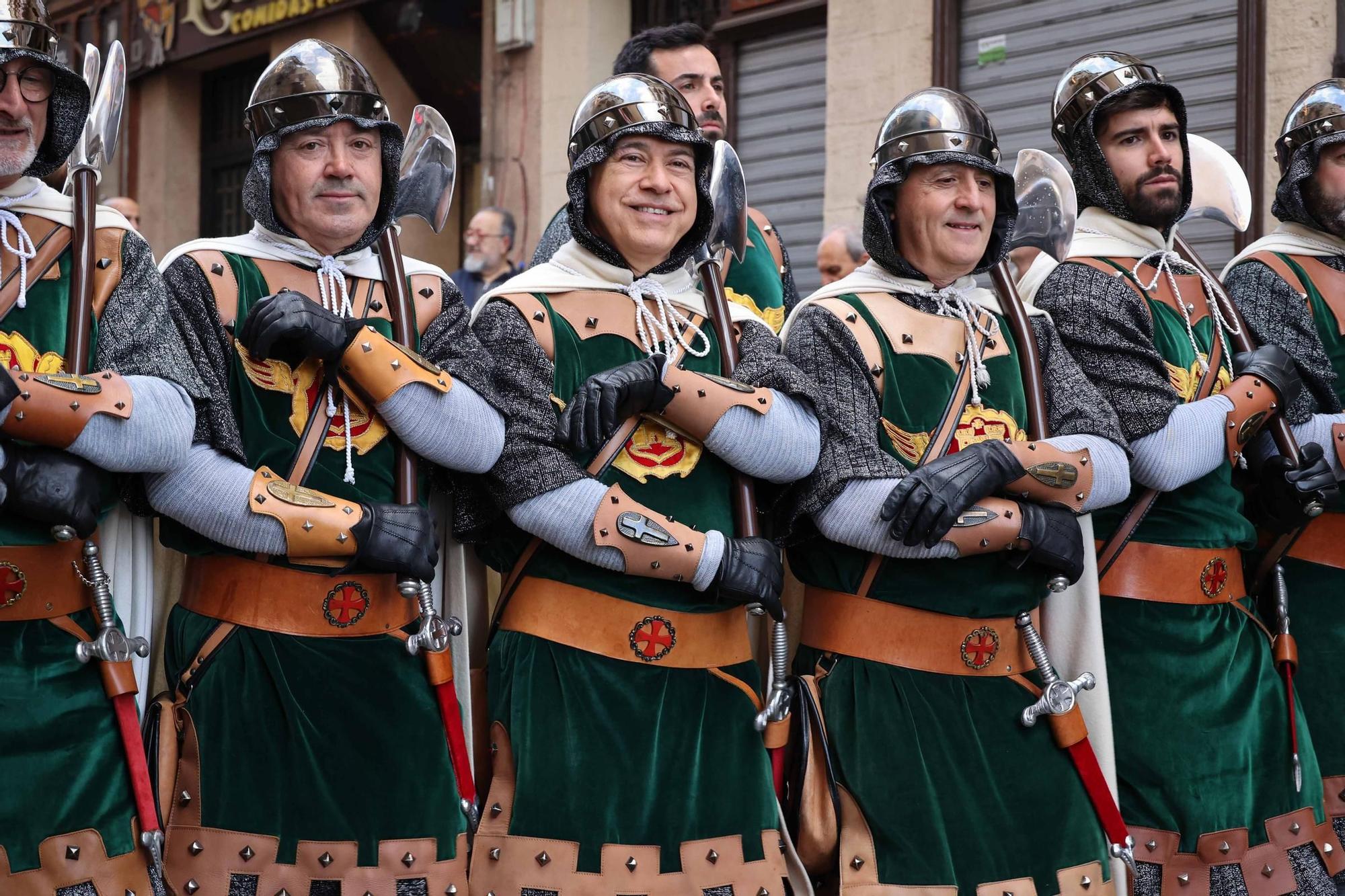 La trilogIa festera de Alcoy despierta con la Diana